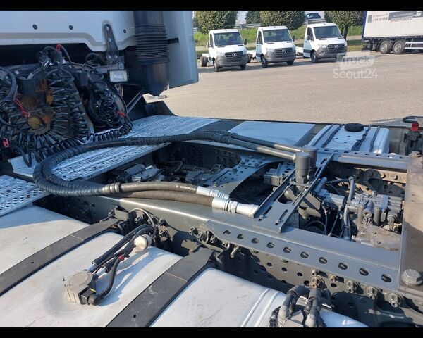 Štandardný ťahač MERCEDES-BENZ Actros L 18 4x2 - Actros L 1852 LS 4x2