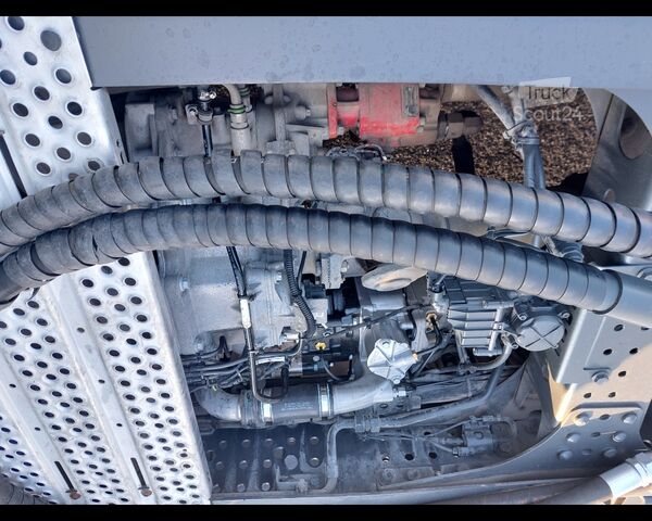 Štandardný ťahač MERCEDES-BENZ Actros L 18 4x2 - Actros L 1852 LS 4x2