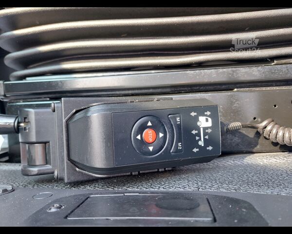 Štandardný ťahač MERCEDES-BENZ Actros L 18 4x2 - Actros L 1852 LS 4x2