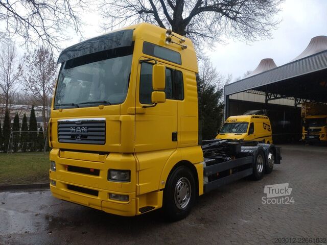 Haakarm vrachtwagen MAN TGA 26.430   6x2  Abroller