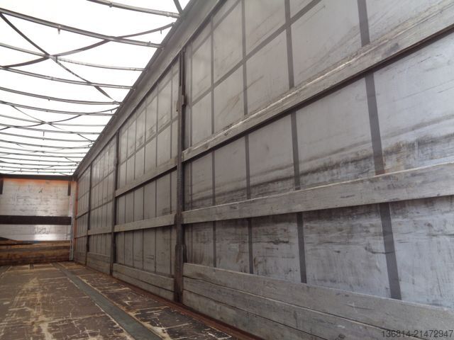 Semi-remorque bâchée KÖGEL SN24 MEGA 435/50 R19,5 SAF