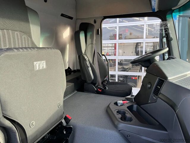 Presenning Mercedes-Benz Arocs 3340 A 6x6 Cargo Truck