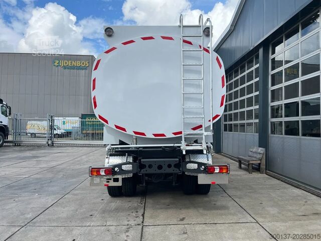 Camion-citerne Mercedes-Benz Arocs 3340 6x4 Water Tank Truck