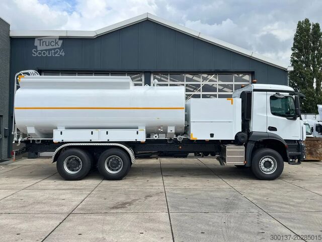 Camion-citerne Mercedes-Benz Arocs 3340 6x4 Water Tank Truck