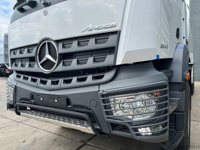 Camion-citerne Mercedes-Benz Arocs 3340 6x4 Water Tank Truck