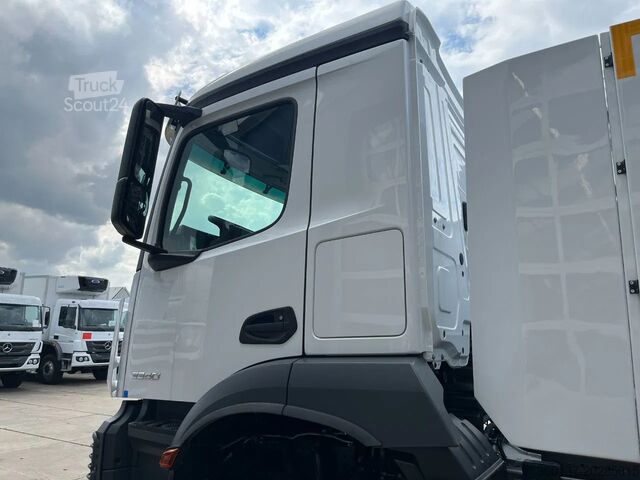 Camion-citerne Mercedes-Benz Arocs 3340 6x4 Water Tank Truck
