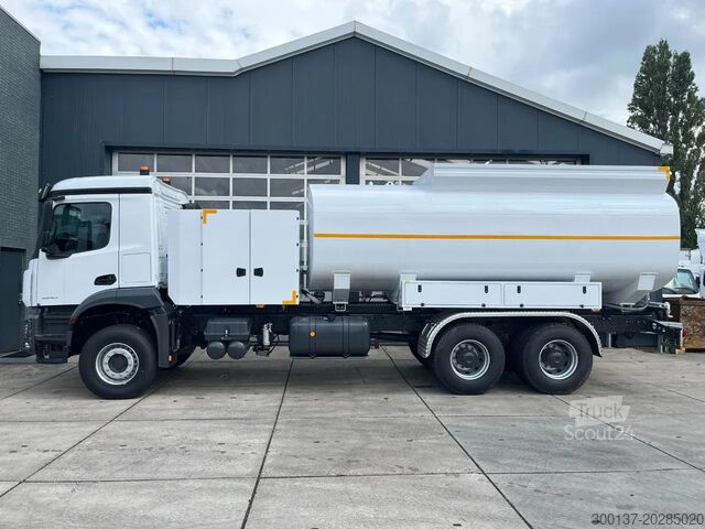 Camião-cisterna Mercedes-Benz Arocs 3340 6x6 Water Tank Truck