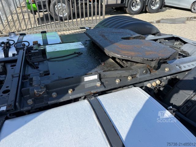 Nagy térfogatú nyergesvontató SCANIA R450 Lowliner/Leder/Hubsattelkupplung/Navi