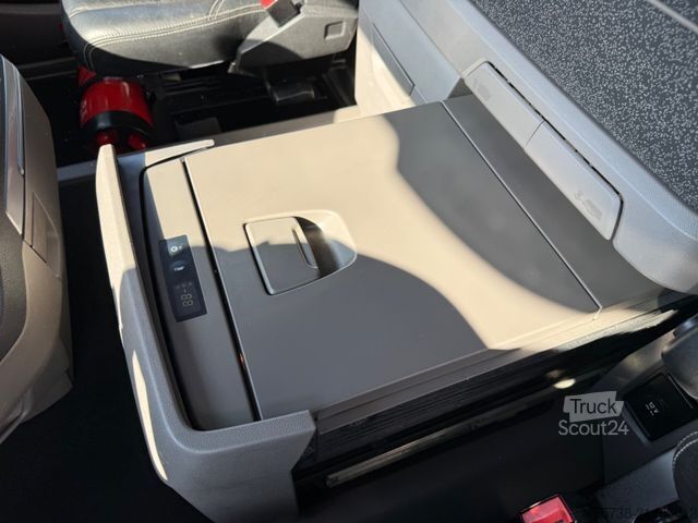 Nagy térfogatú nyergesvontató SCANIA R450 Lowliner/Leder/Hubsattelkupplung/Navi