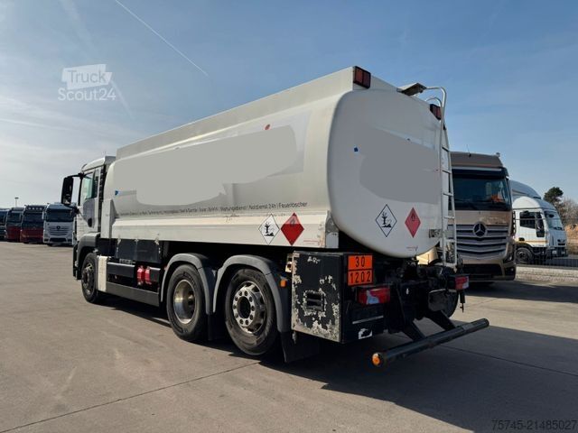 Tankwagen MAN TGS26.360 * OBEN & UNTEN * 3 KAMMER * ALUFELGEN*