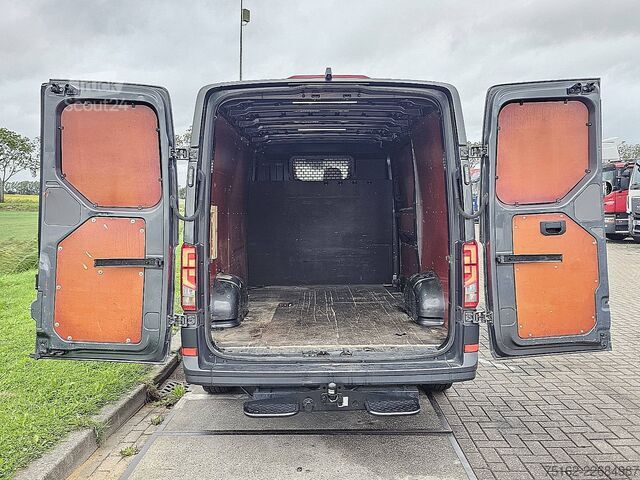 Bestelauto VW CRAFTER 35 2.0 L3H2 Airco Navi Eur6