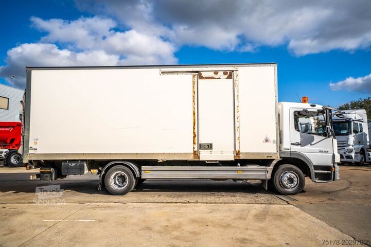 Box body MERCEDES ATEGO 1222 + D'HOLLANDIA 1.5T