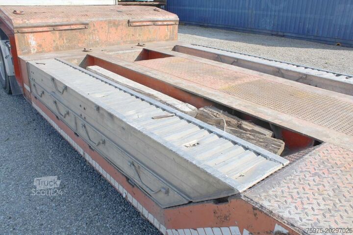 Dieplader oplegger voor het vervoer van bouwmachines de angelis carrellone 4assi buche rampe usato