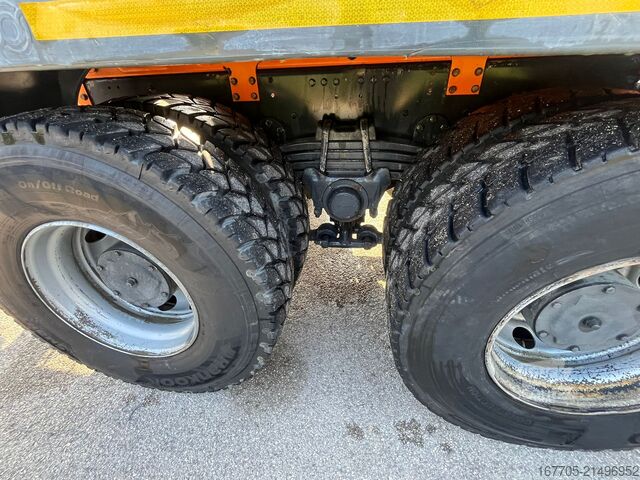 Concrete mixer truck Astra HD9 84.48