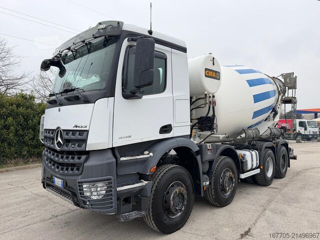 Betonszállító teherautó Mercedes-Benz AROCS 4145