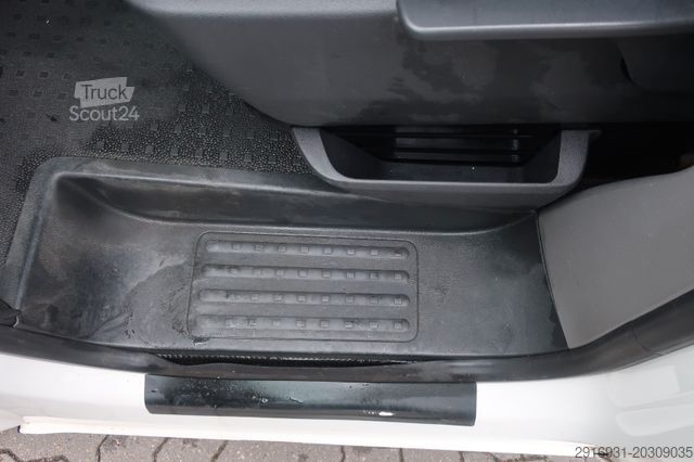 Slēgtais furgons VOLKSWAGEN T6.1 lang / 1. Hand / PDC / Klima / FN: 56