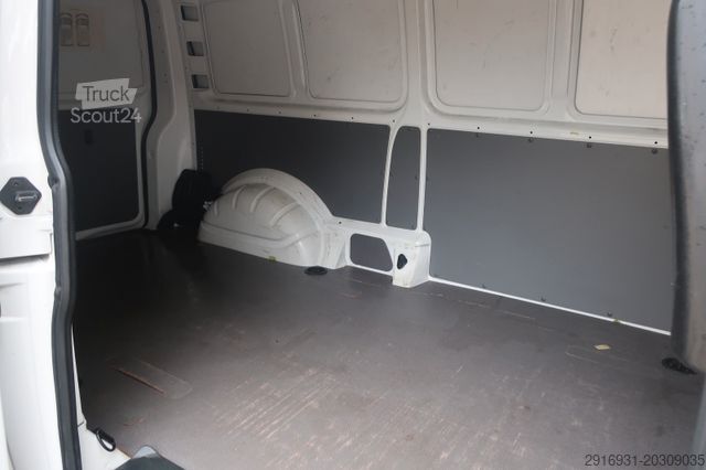 Slēgtais furgons VOLKSWAGEN T6.1 lang / 1. Hand / PDC / Klima / FN: 56