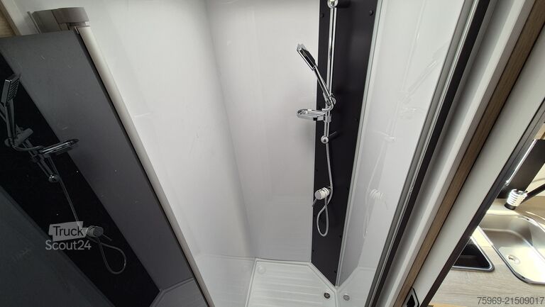 Autocaravana semi-integrada Chausson 640 TITANIUM LINE M26