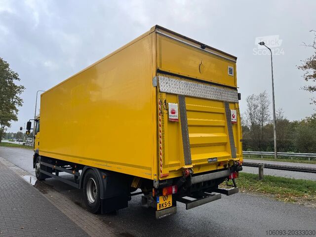 Suitcase MAN TGM 18.250 Bakwagen