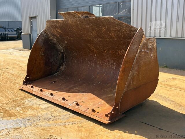 стандартна кофа Caterpillar 966 / 972 G/H/K/M STD Bucket cutting edge