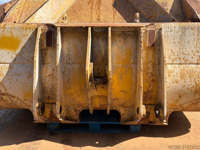 стандартна кофа Caterpillar 966 / 972 G/H/K/M STD Bucket cutting edge