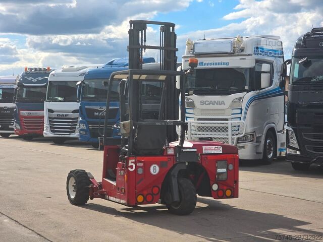 Iekrāvējs MOFFETT M4 25.3 MITNAHMESTAPLER * 2.5T * DUPLEXMAST * 4M