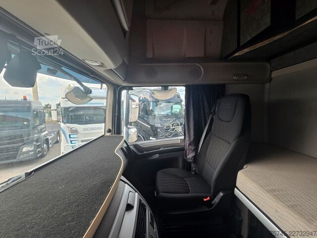 Влекач за голям обем DAF XF 480 * STANDKLIMA * TEMP * RETARDER * SPURHALT