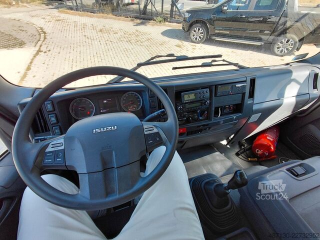Ledusskapja kravas automašīna ISUZU F2R