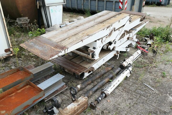 Zema kravnes piekabe MÜLLER-MITTELTAL hydr. Auffahrrampen seitl. verschiebbar, geteilt