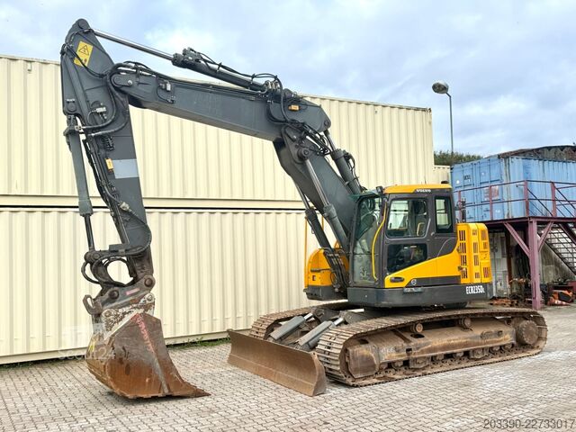 Ķēžu ekskavators VOLVO ECR235DL / OilQuick OQ / Deutsche Maschine
