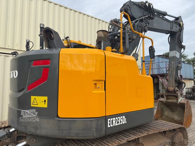 Ķēžu ekskavators VOLVO ECR235DL / OilQuick OQ / Deutsche Maschine