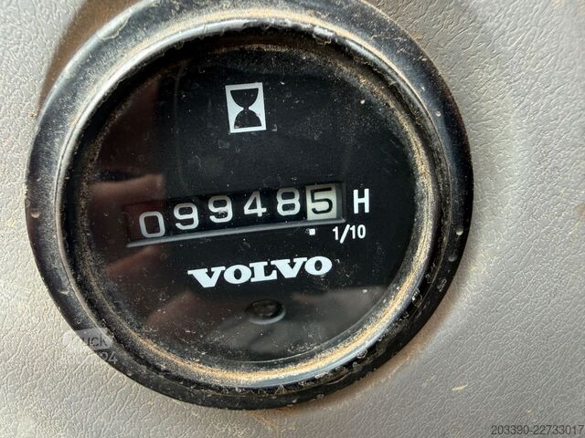 Ķēžu ekskavators VOLVO ECR235DL / OilQuick OQ / Deutsche Maschine