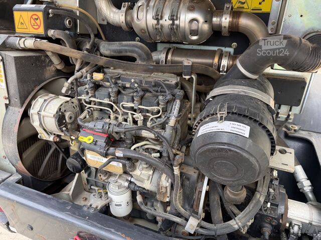 Челен товарач YANMAR V70S Schwenklader / 2017 BJ / Schaufel + Gabel