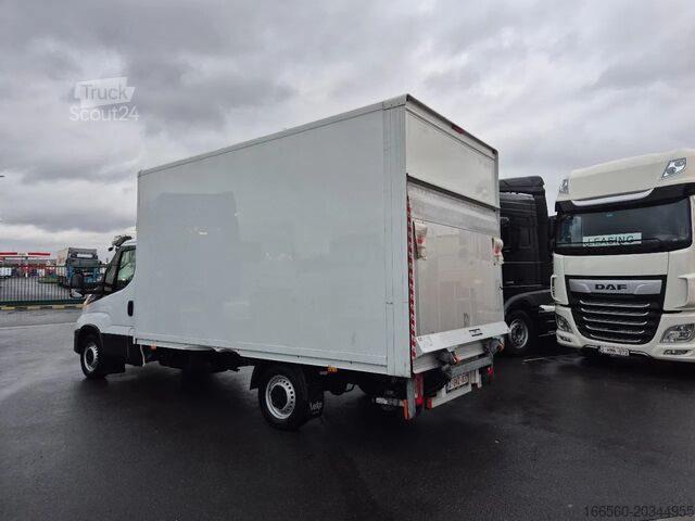 Camion-caisse Iveco DAILY 35 S 14 A8