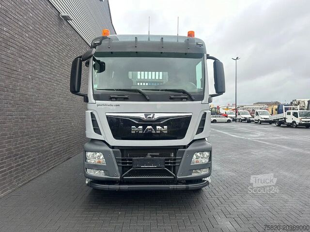 Vrachtwagen met kraan MAN TGS 35.460 8X4-4 BL OPEN LAADBAK MET EFFER 215/...