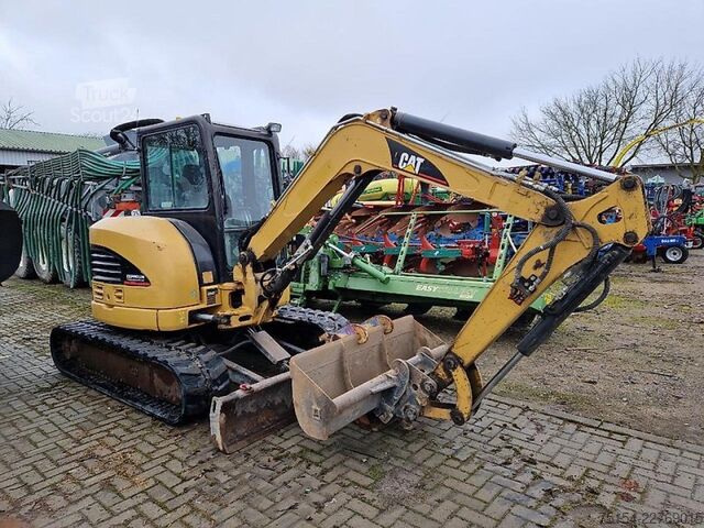 Mini-pelle Caterpillar 304C