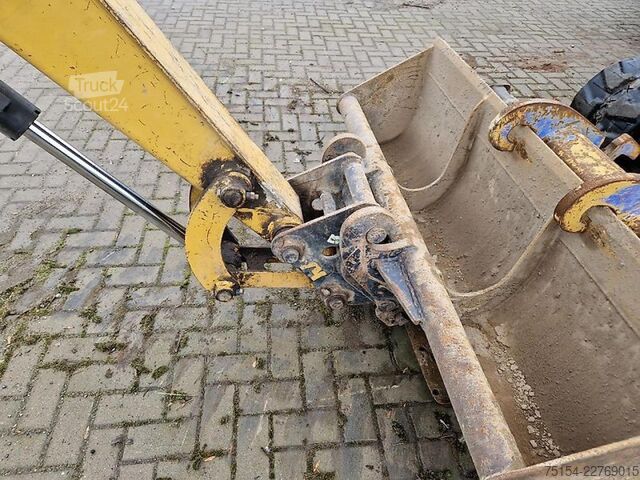 Mini-pelle Caterpillar 304C