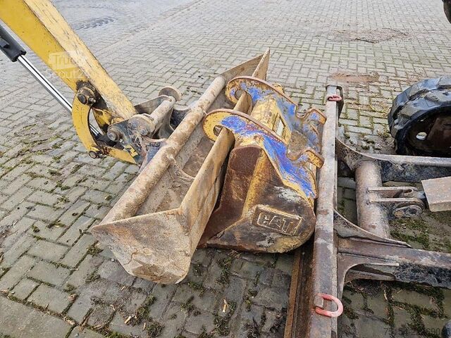 Mini-pelle Caterpillar 304C