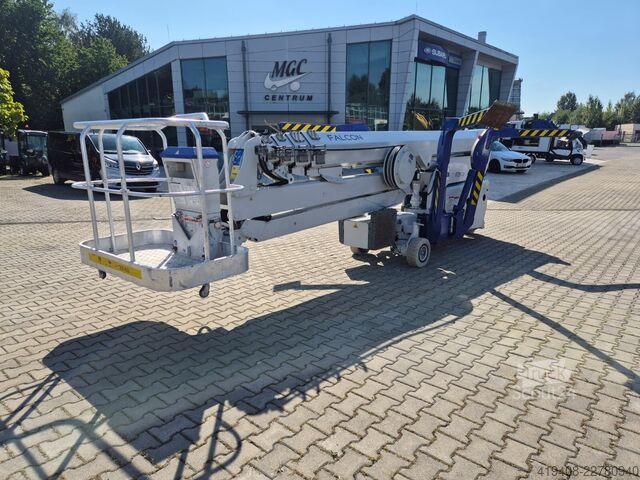 Ant sunkvežimio sumontuota darbo platforma Falcon Lifts FS290 - Serviced - 1 Owner - ONLY 100MTH