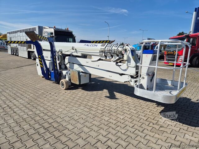 Ant sunkvežimio sumontuota darbo platforma Falcon Lifts FS290 - Serviced - 1 Owner - ONLY 100MTH