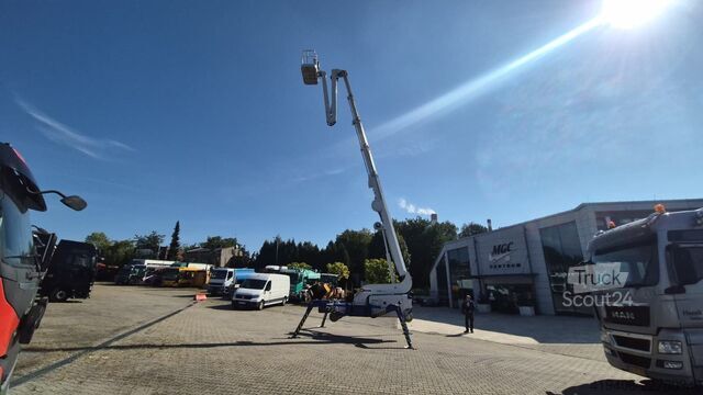 Ant sunkvežimio sumontuota darbo platforma Falcon Lifts FS290 - Serviced - 1 Owner - ONLY 100MTH