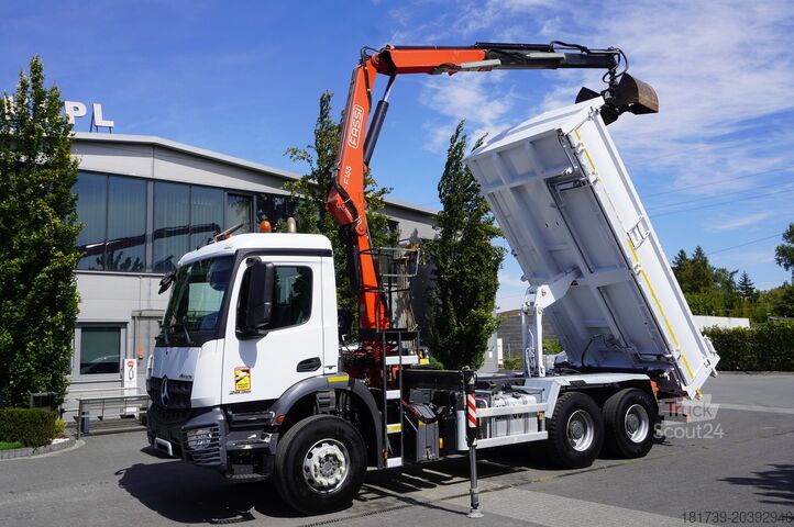 Trojstranný sklápač Mercedes-Benz Arocs 2636 / 6x4 / HDS Fassi / 3-Way Tip