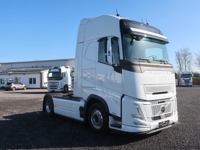 Standartinis vilkikas Volvo FH 500 Aero Euro 6 Globetrotter XL Leder
