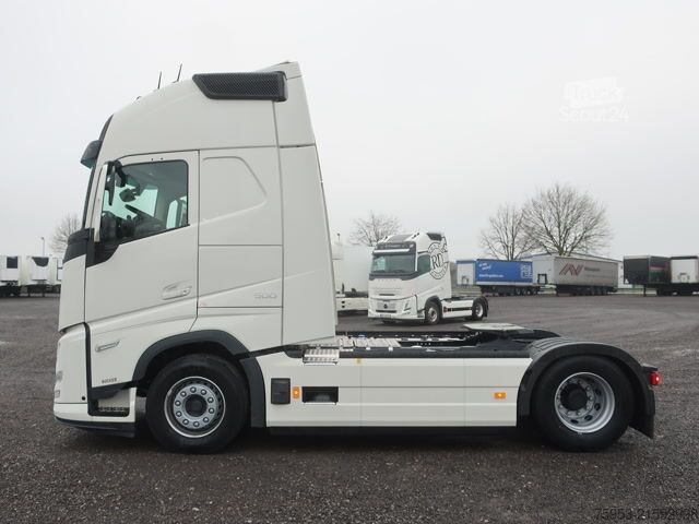 Standartinis vilkikas Volvo FH 500 Aero Euro 6 Globetrotter XL Leder Mikrowell