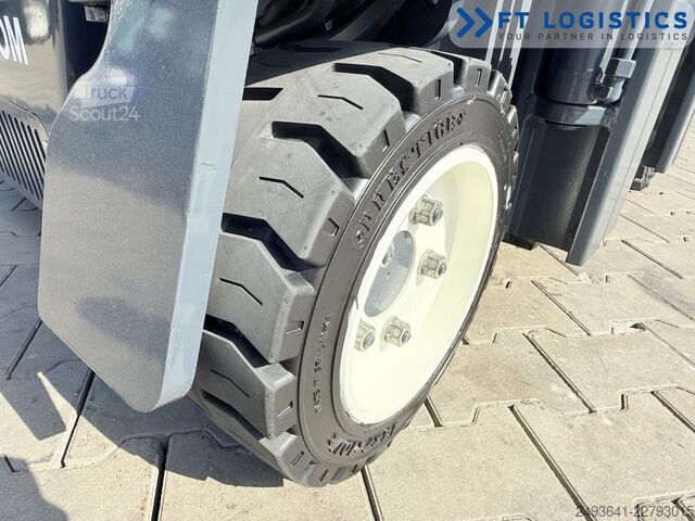 Nelisuuntatrukki Combilift CB3000 DIESEL TRIPLEX 5500 FREE-LIFT