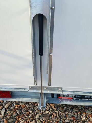 Kofferanhänger Other Kofferanhänger mit Heckrampe 4,05x2,00x2