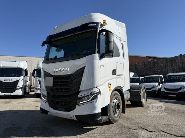 стандартный седельный тягач Iveco SWAY 510