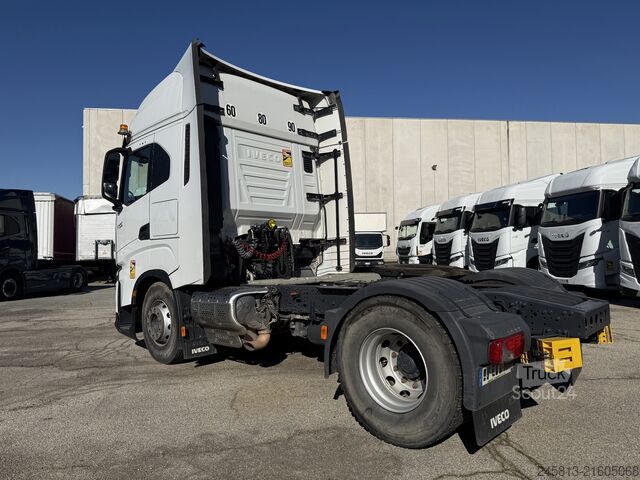 стандартный седельный тягач Iveco SWAY 510