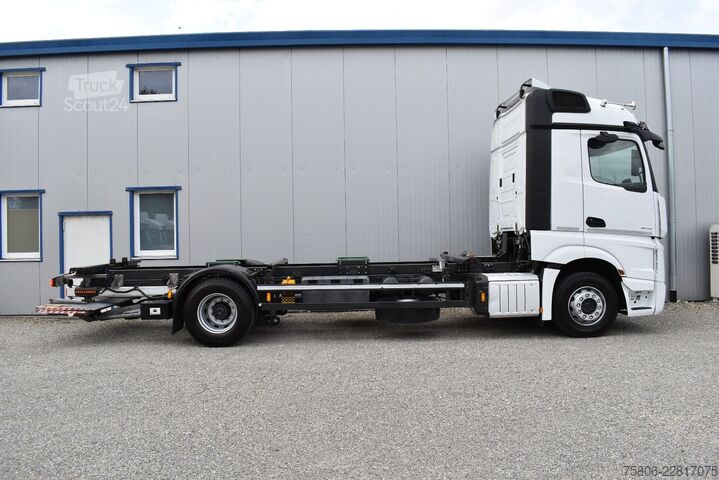 Camión con caja móvil MERCEDES-BENZ Actros 1845 L BDF Retarder