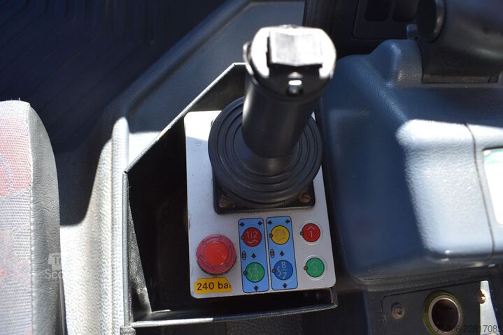 Ostalo UNIMOG U300 VarioPilot Frontzapfwelle Anbauplatte